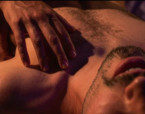 Imagem modelo de Massagem Tântrica Mútua no Tatame